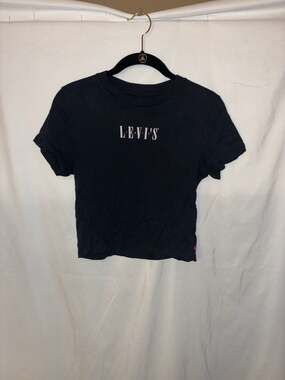 Levi's Women's Graphic Essential Sporty Cropped T-Shirt in Black